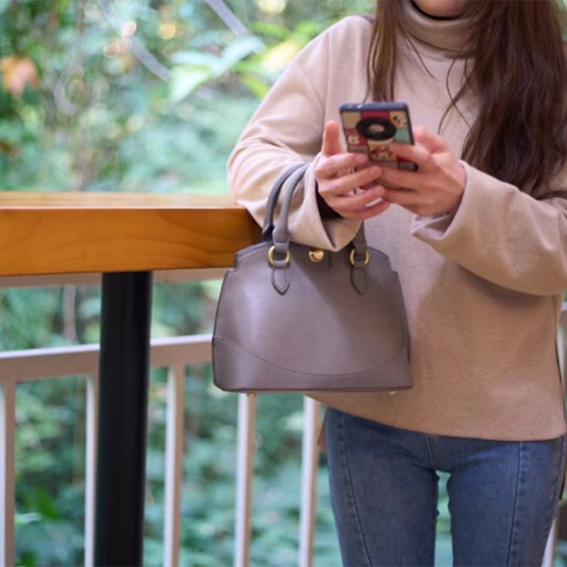 Bolso bandolera japonés de piel de vaca curtida vegetal con diseño de nicho