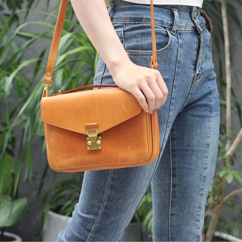 Vintage Vegetable Tanned Cowhide's Messenger Bag