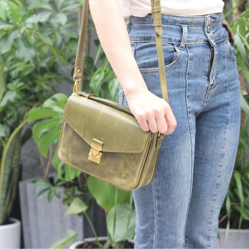 Bolso bandolera vintage de piel de vaca curtida vegetal