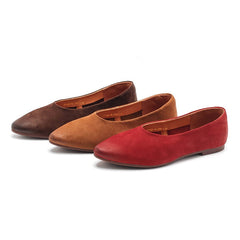 Mocasines retro de nobuk hechos a mano, planos de diseñador en rojo, marrón y café.