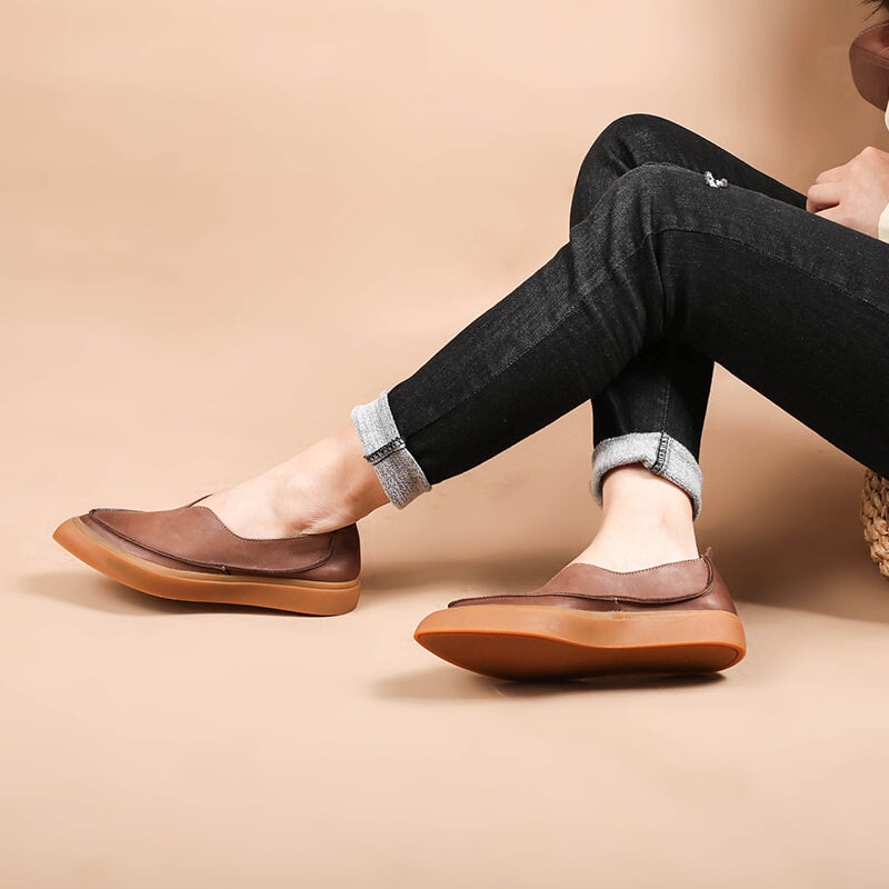 Witch Style Point Toe Calfskin Flat Loafers