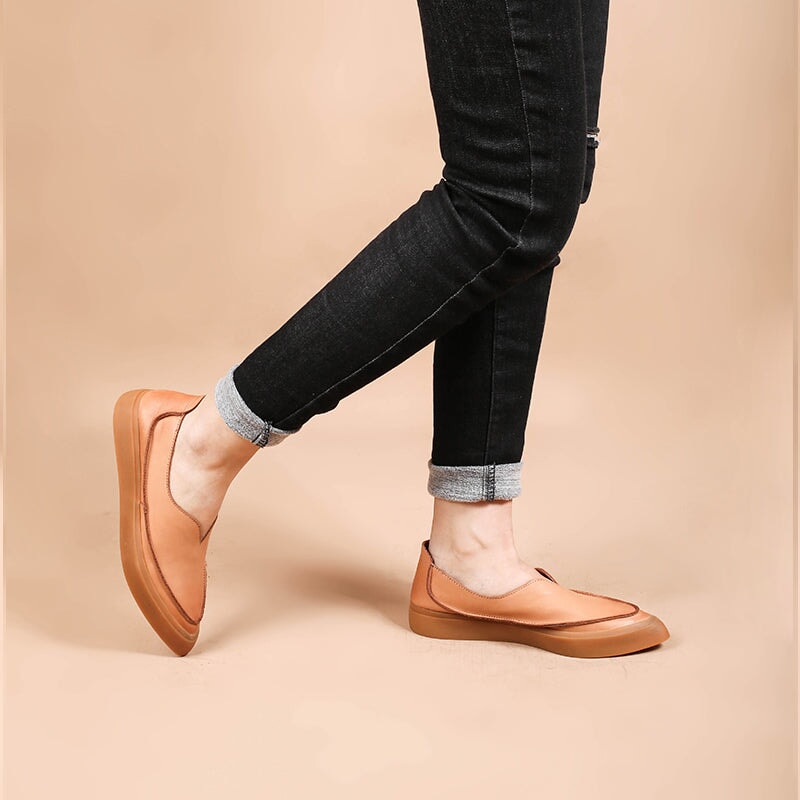 Witch Style Point Toe Calfskin Flat Loafers