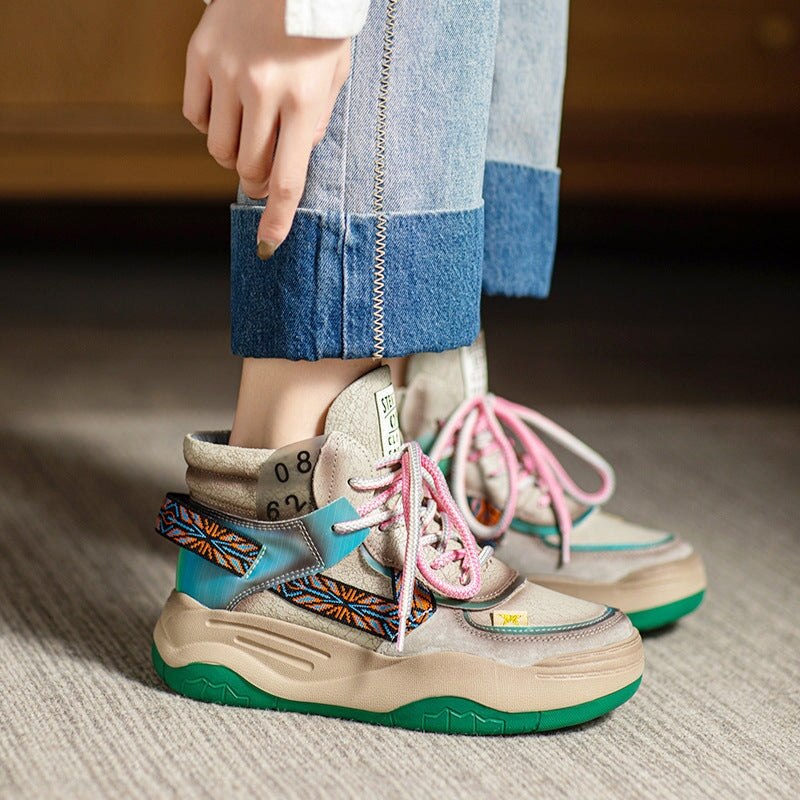 Zapatillas de plataforma de caña alta con cordones y color en contraste