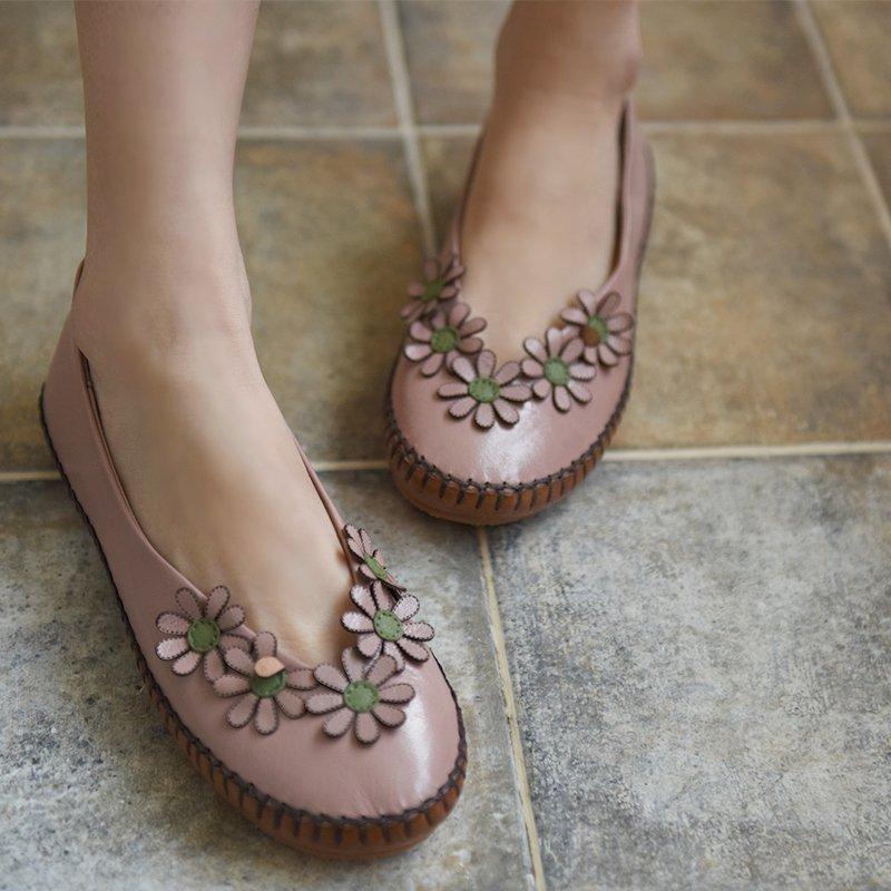 Mocasines planos hechos a mano con flores